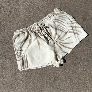 BB Dakota plants print shorts